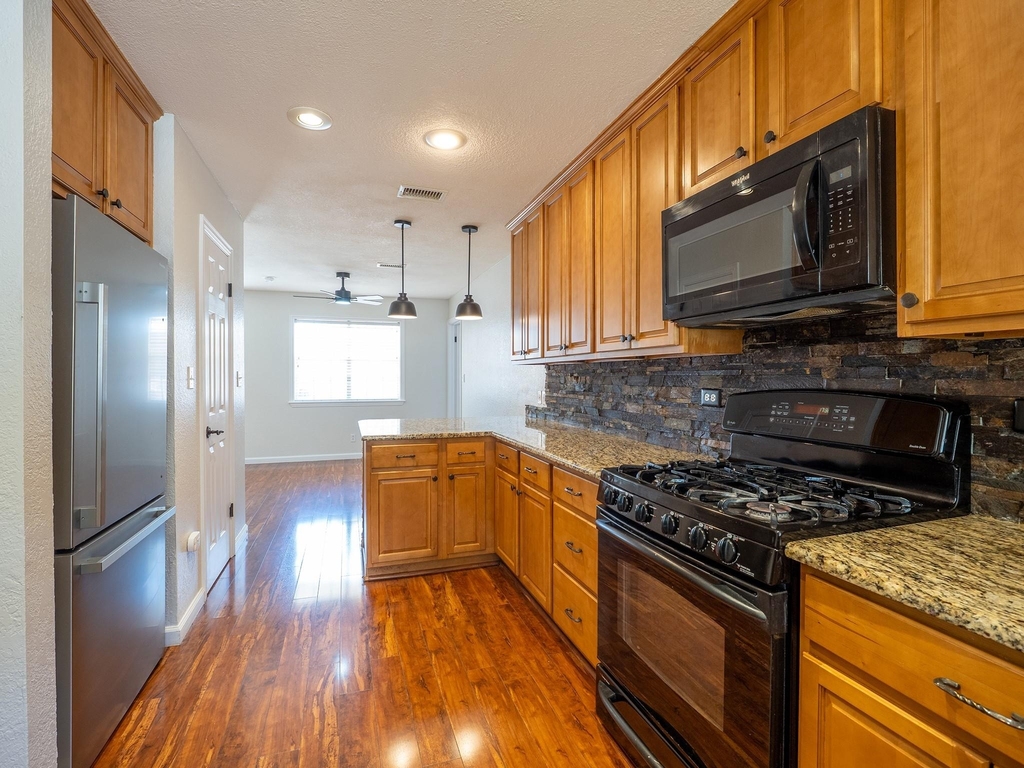 11907 Hornsby St - Photo 11