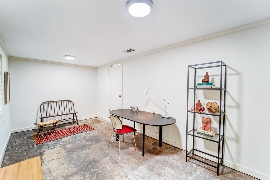 1064 Sycamore St - Photo 12