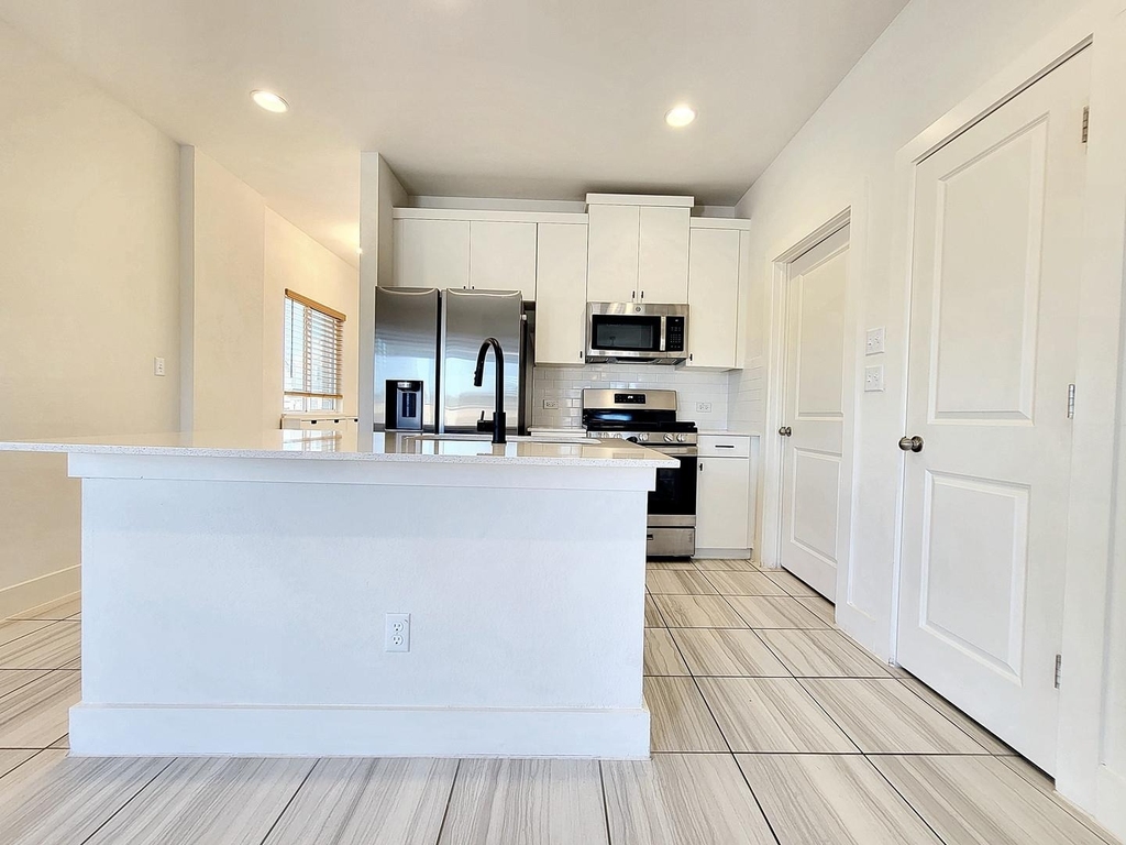 130 Furlong Dr - Photo 4
