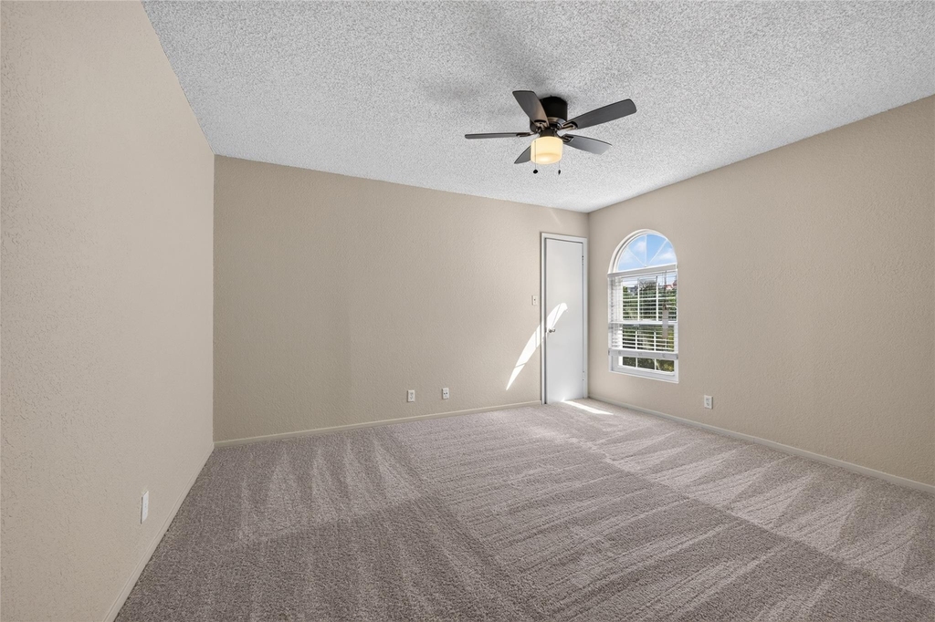910 Duncan Ln - Photo 11