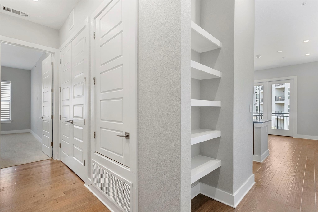 4501 Jackson Ave - Photo 2