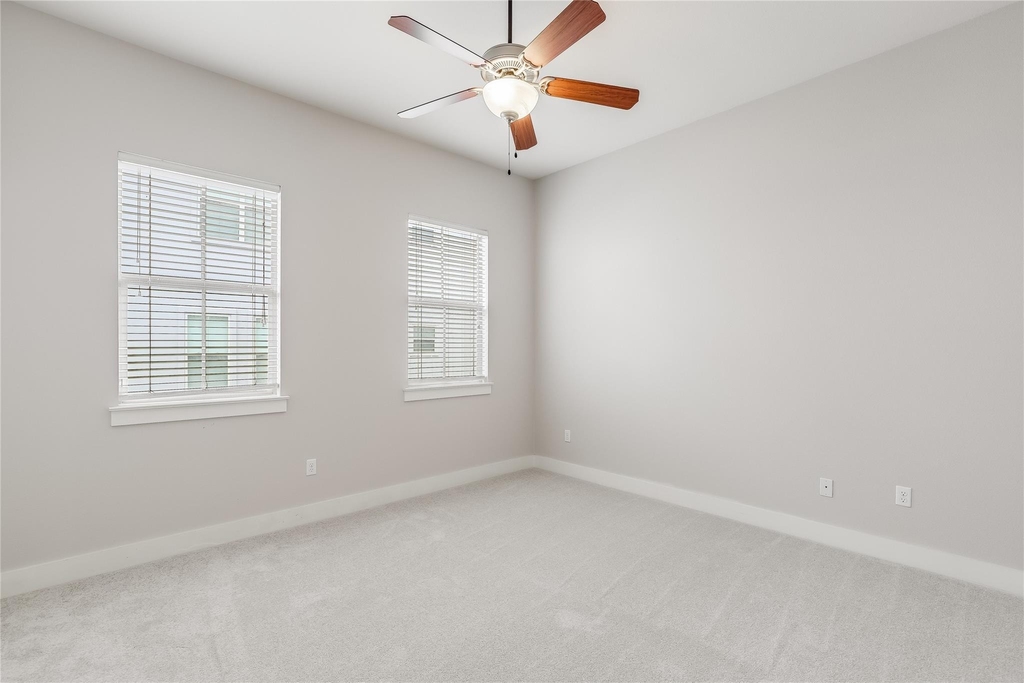2520 Bluebonnet Ln - Photo 5