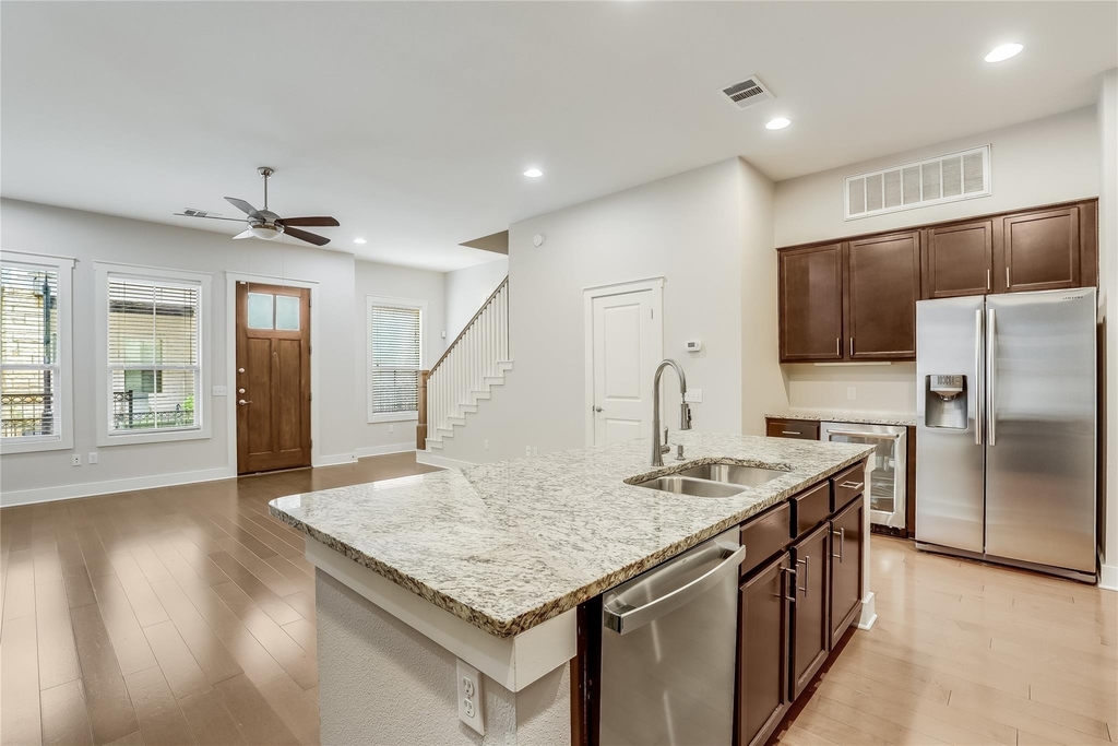 2520 Bluebonnet Ln - Photo 13