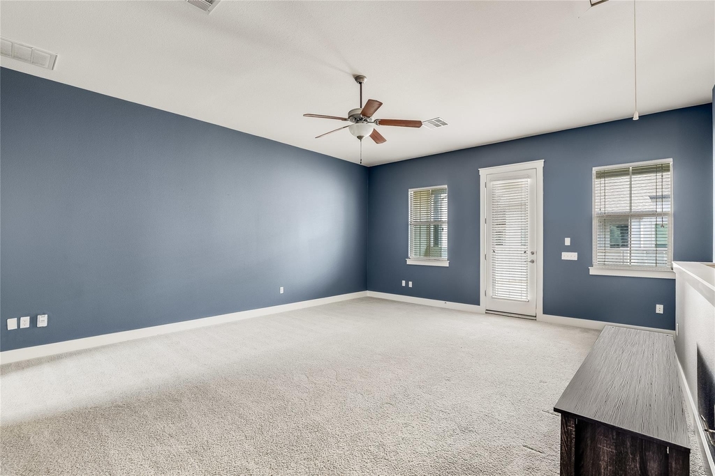 2520 Bluebonnet Ln - Photo 6