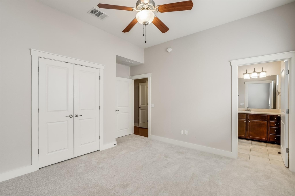 2520 Bluebonnet Ln - Photo 20