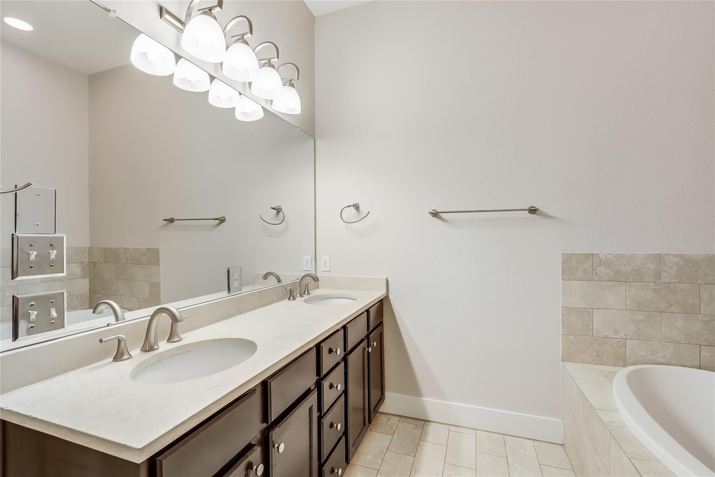 2520 Bluebonnet Ln - Photo 17
