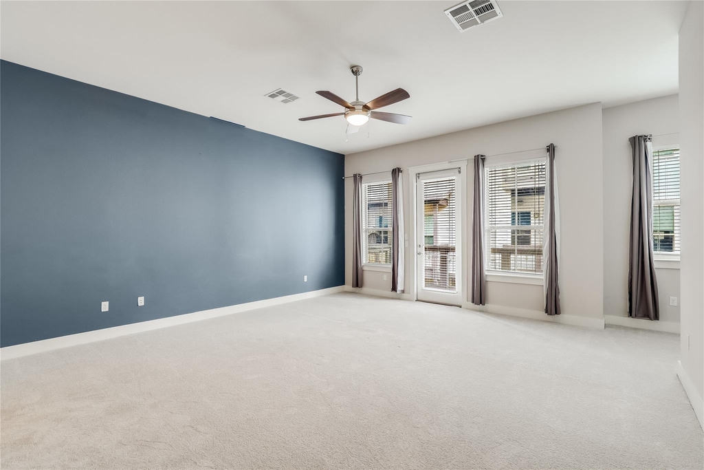 2520 Bluebonnet Ln - Photo 3