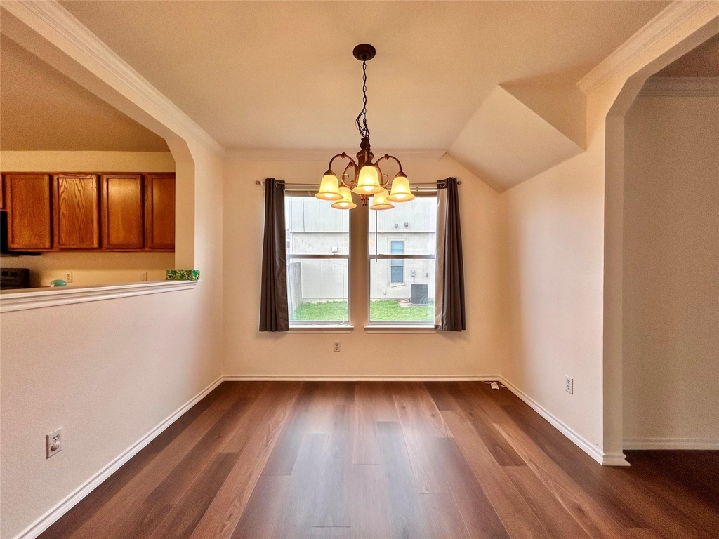 102 Adame Ln - Photo 5