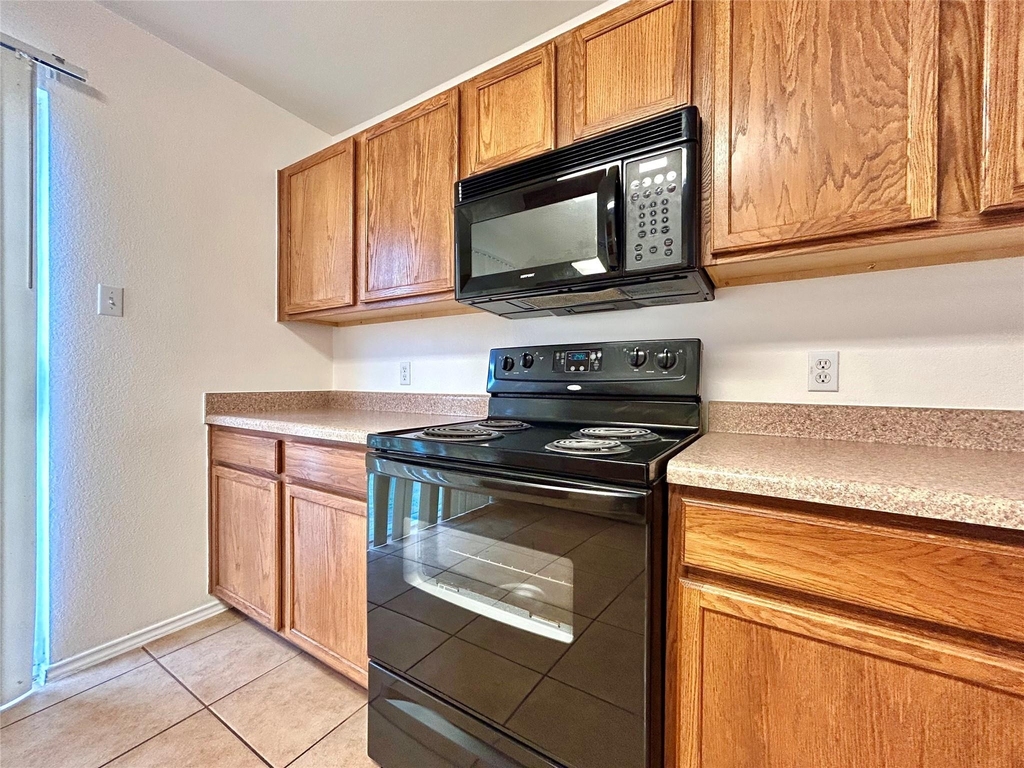 102 Adame Ln - Photo 10