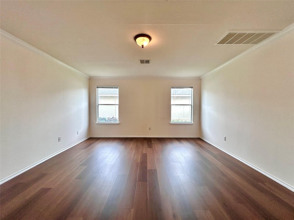 102 Adame Ln - Photo 4