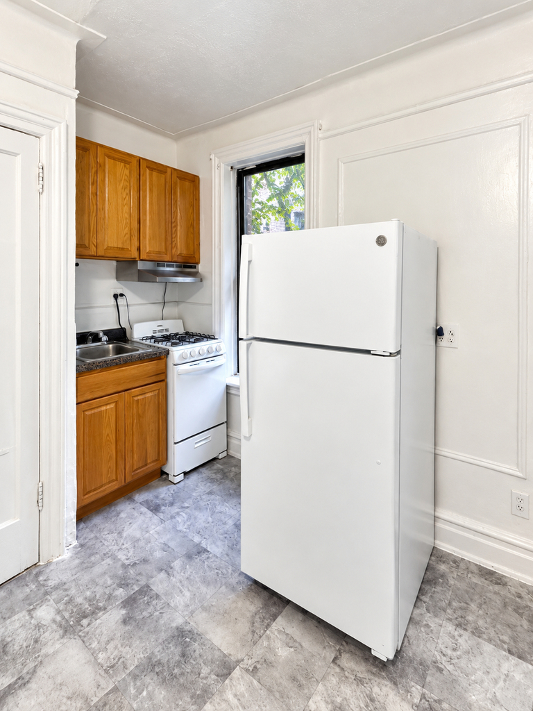 148-25 88th Avenue - Photo 2