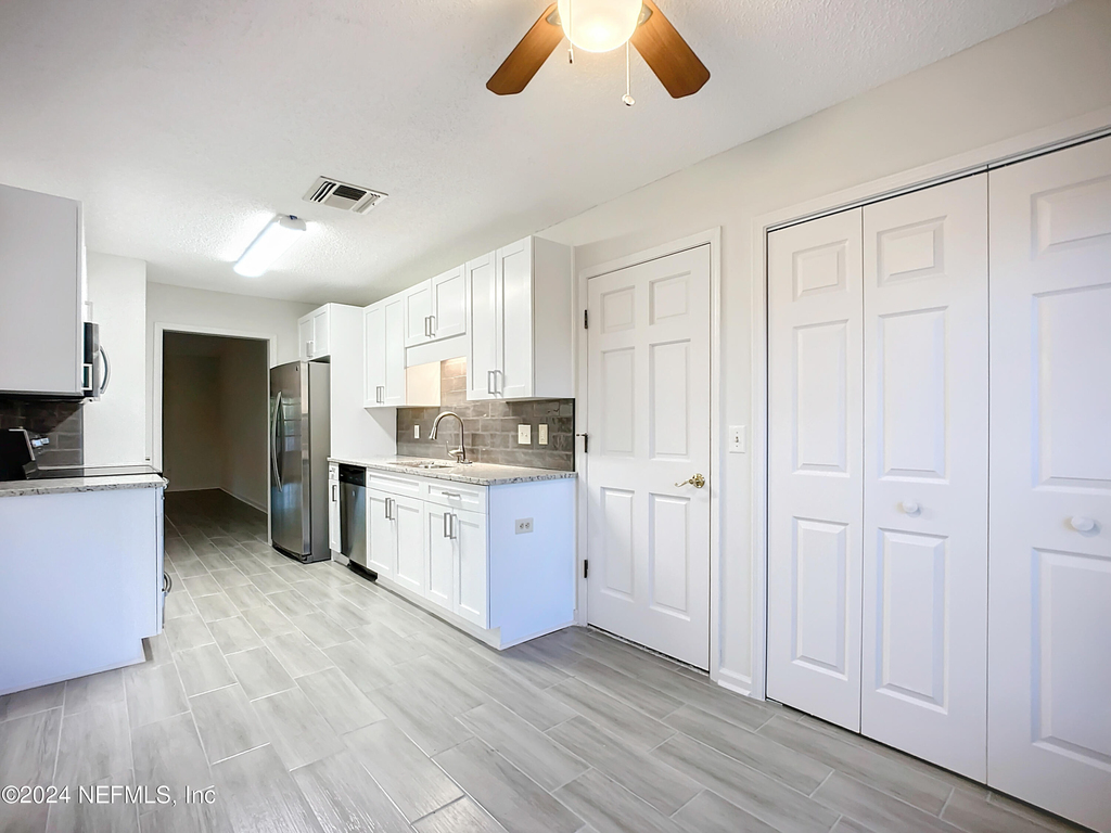 5509 Bloomwood Court - Photo 11