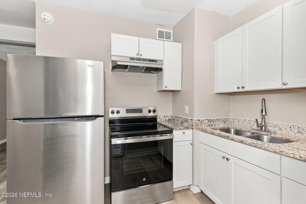 6132 Ardisia Road - Photo 3