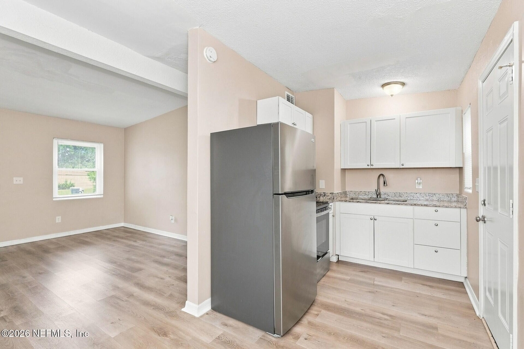6132 Ardisia Road - Photo 5