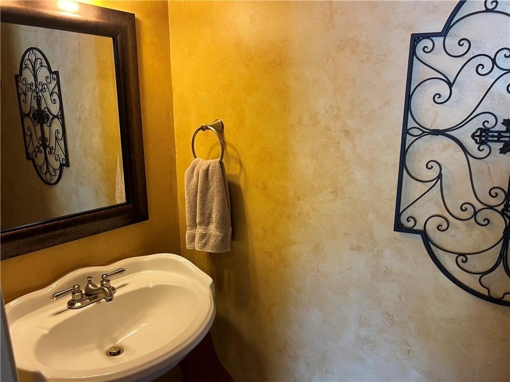 1100 Country Club Place Nw - Photo 2