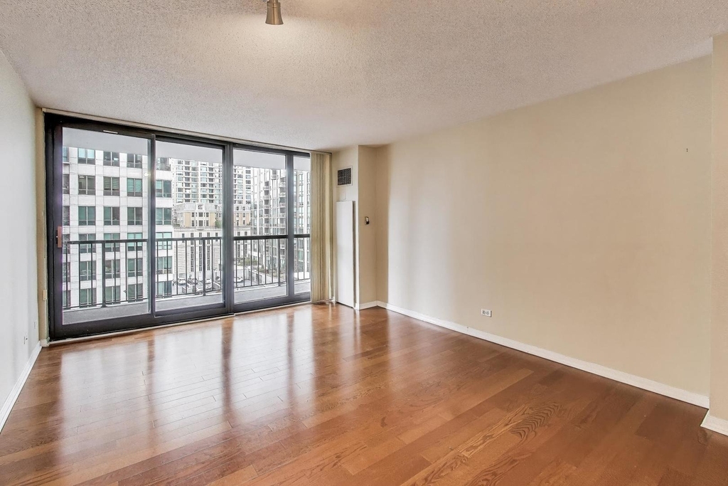 10 E Ontario Street - Photo 11