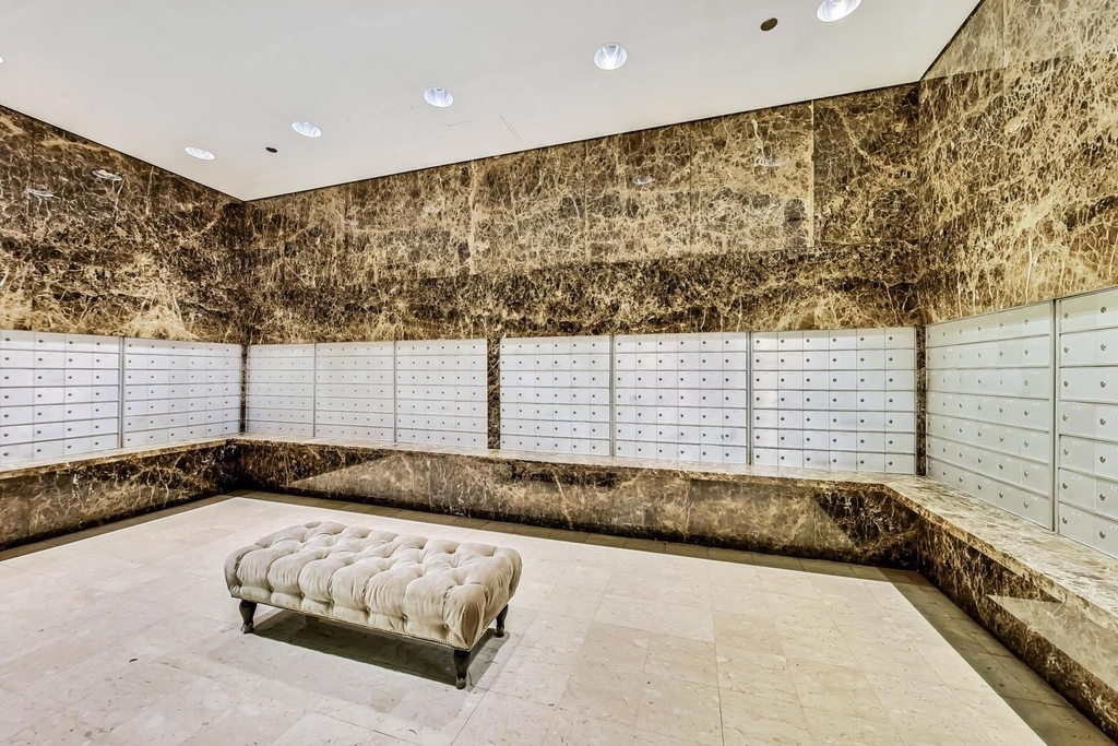 10 E Ontario Street - Photo 8