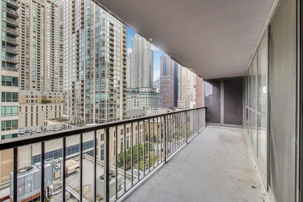 10 E Ontario Street - Photo 20