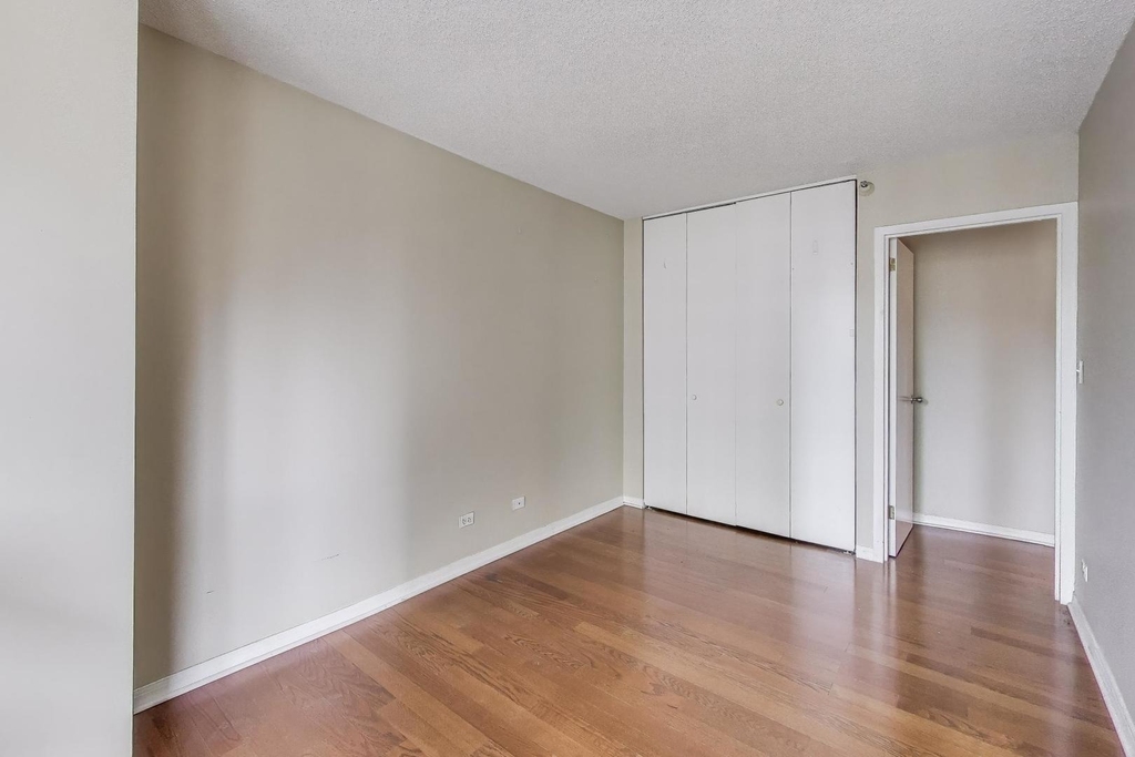10 E Ontario Street - Photo 17