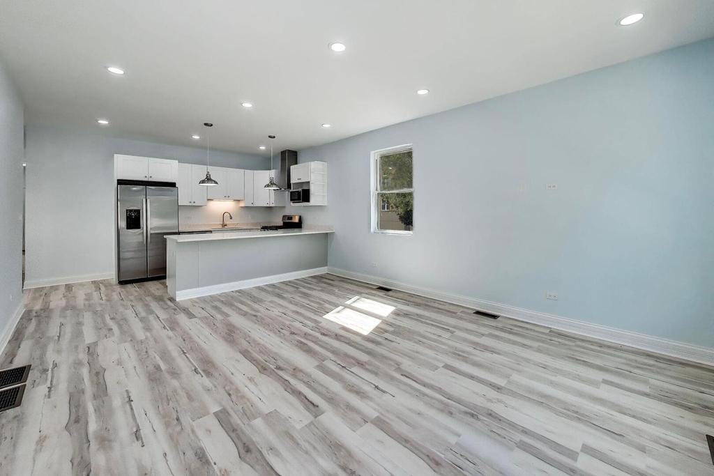 703 N Homan Avenue - Photo 4