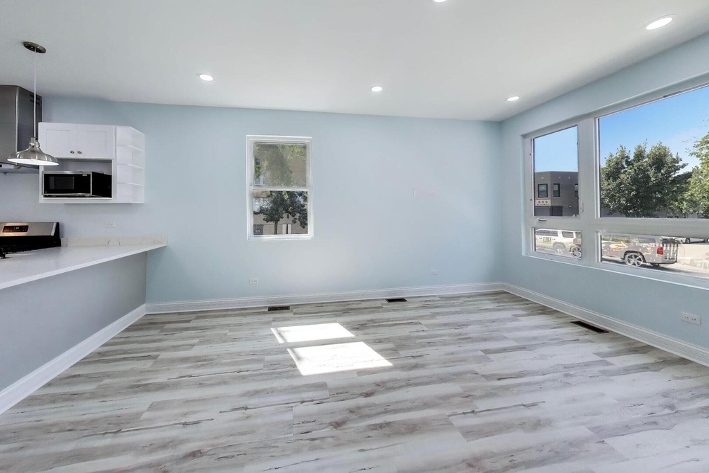 703 N Homan Avenue - Photo 7