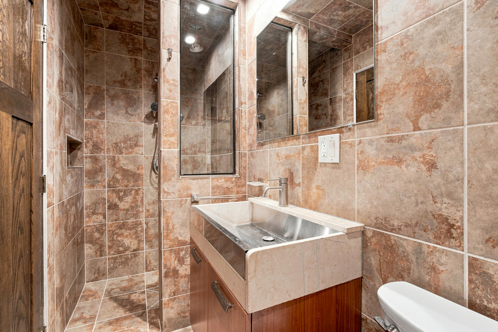 2334 W Medill Avenue - Photo 36