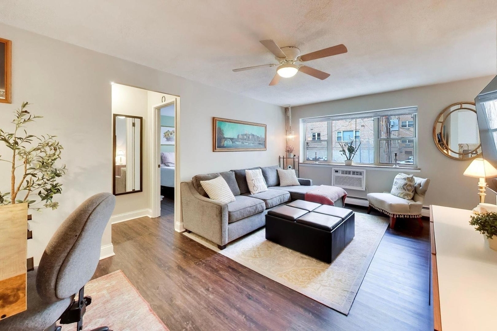 420 W Aldine Avenue - Photo 12