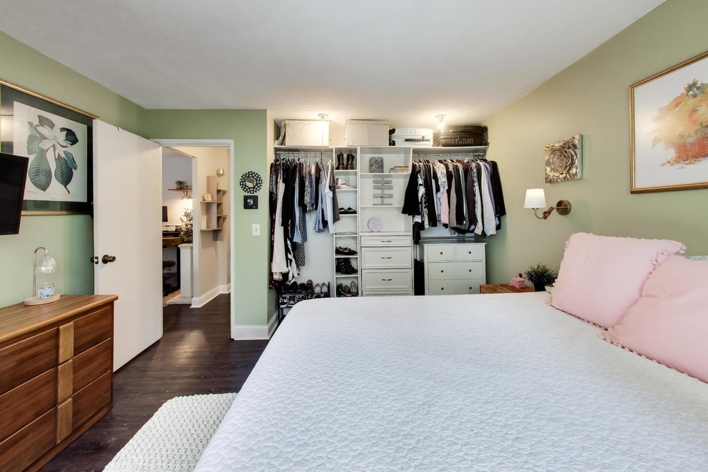 420 W Aldine Avenue - Photo 20