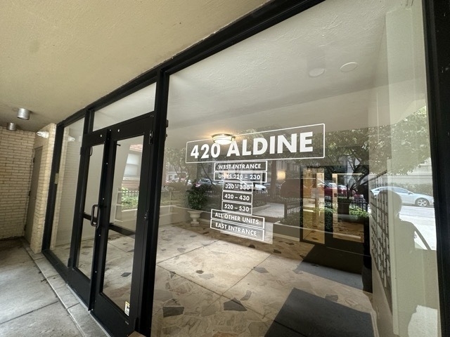 420 W Aldine Avenue - Photo 8