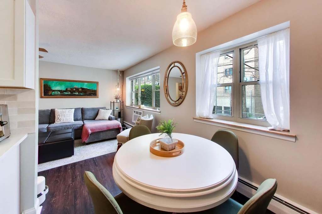 420 W Aldine Avenue - Photo 18