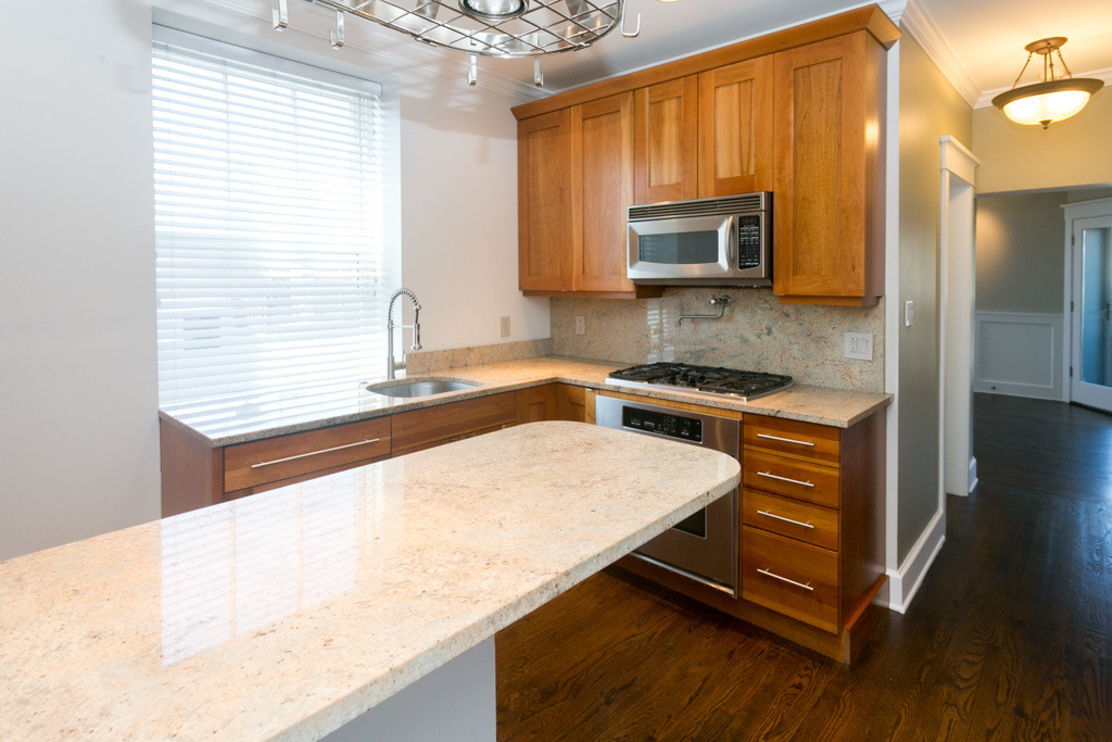3614 N Bosworth Avenue - Photo 2