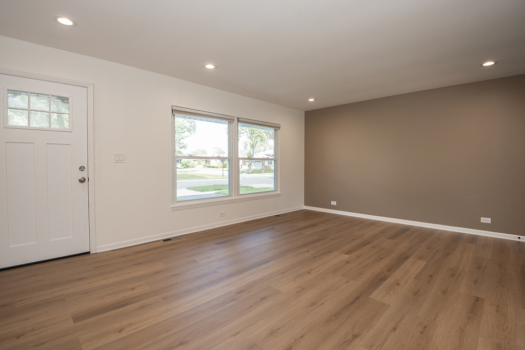1021 Lonsdale Road - Photo 5