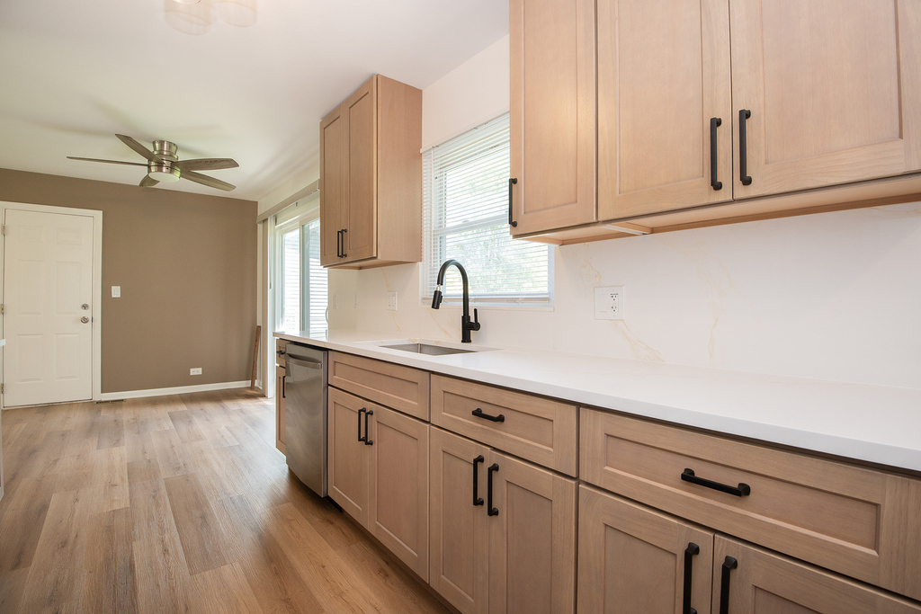 1021 Lonsdale Road - Photo 9