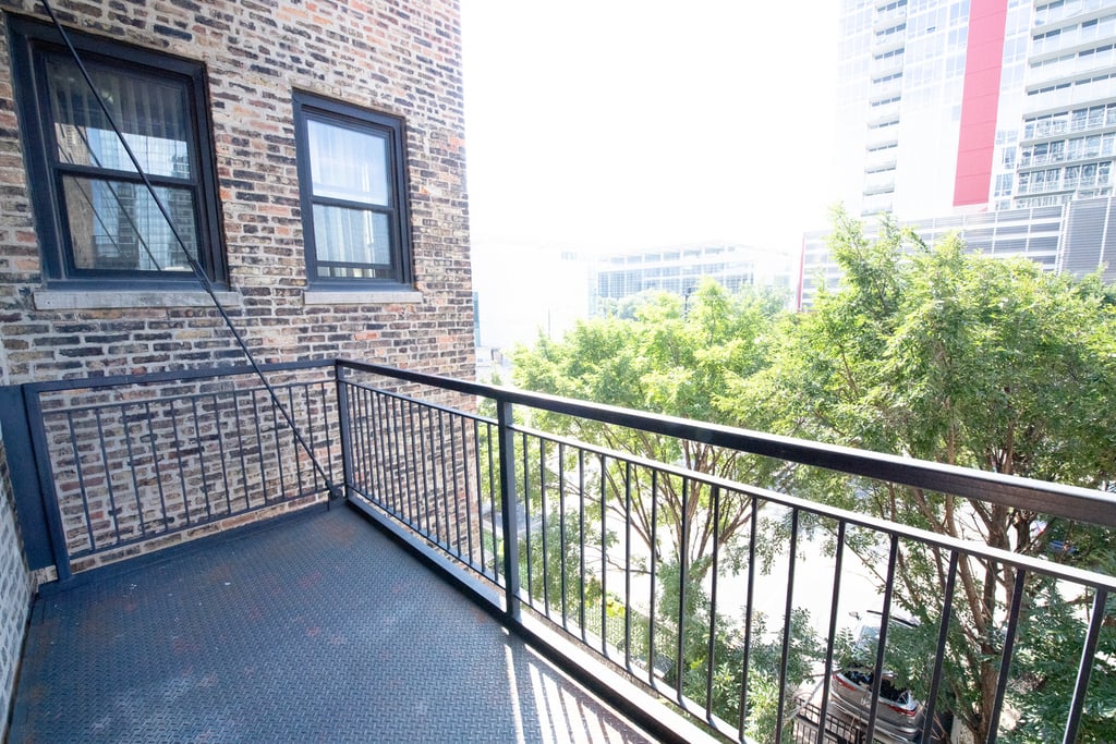 2100 S Indiana Avenue - Photo 11