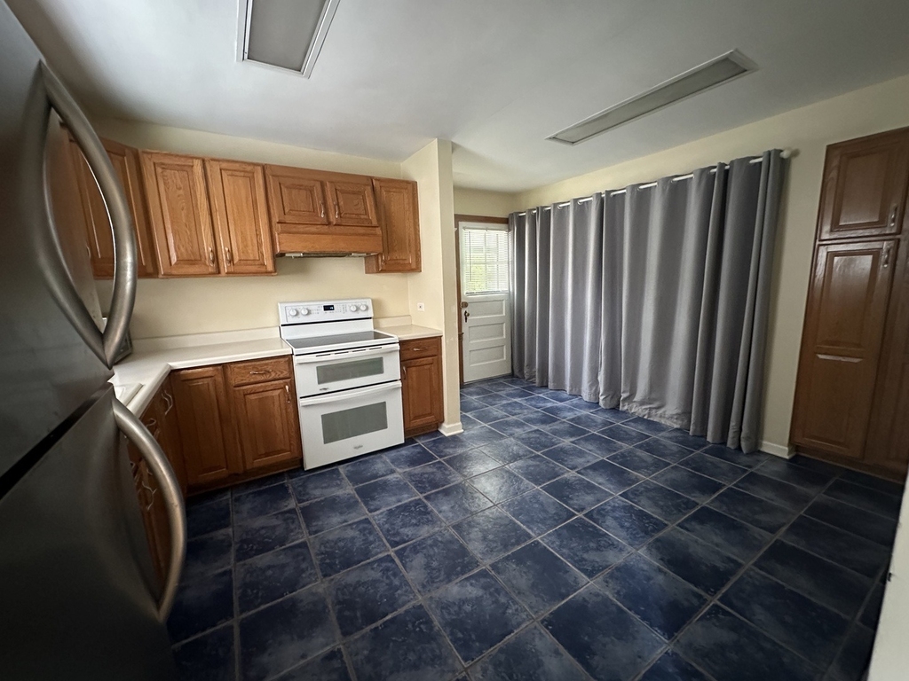 1015 N Fernandez Avenue - Photo 5