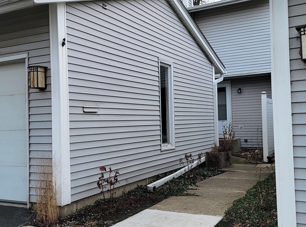 527 Winston Lane - Photo 0