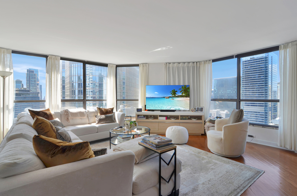405 N Wabash Avenue - Photo 1