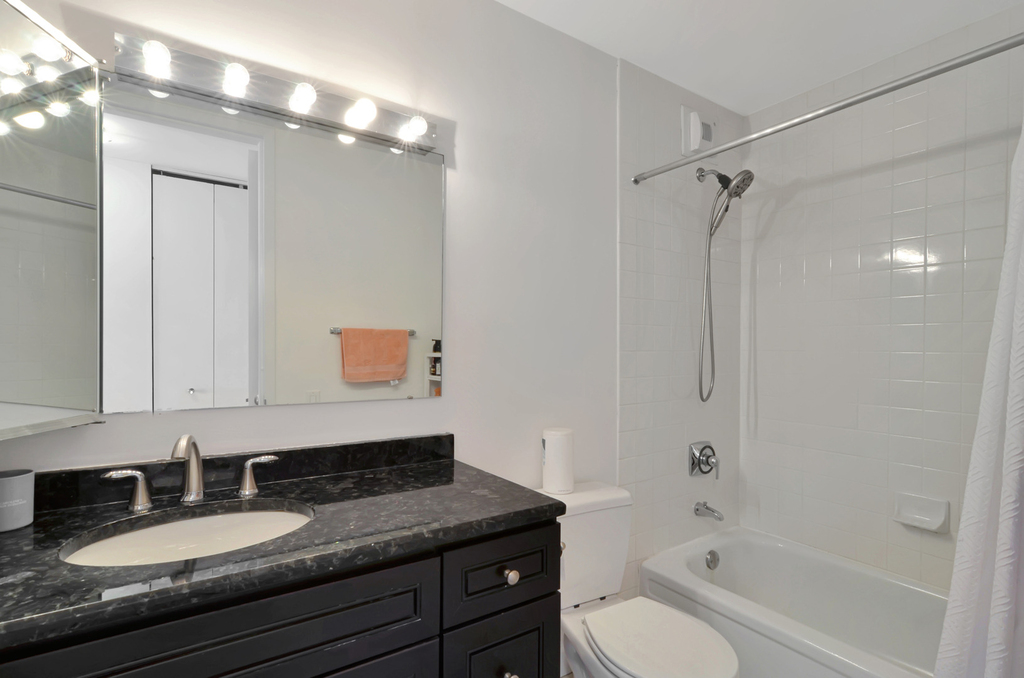 405 N Wabash Avenue - Photo 14
