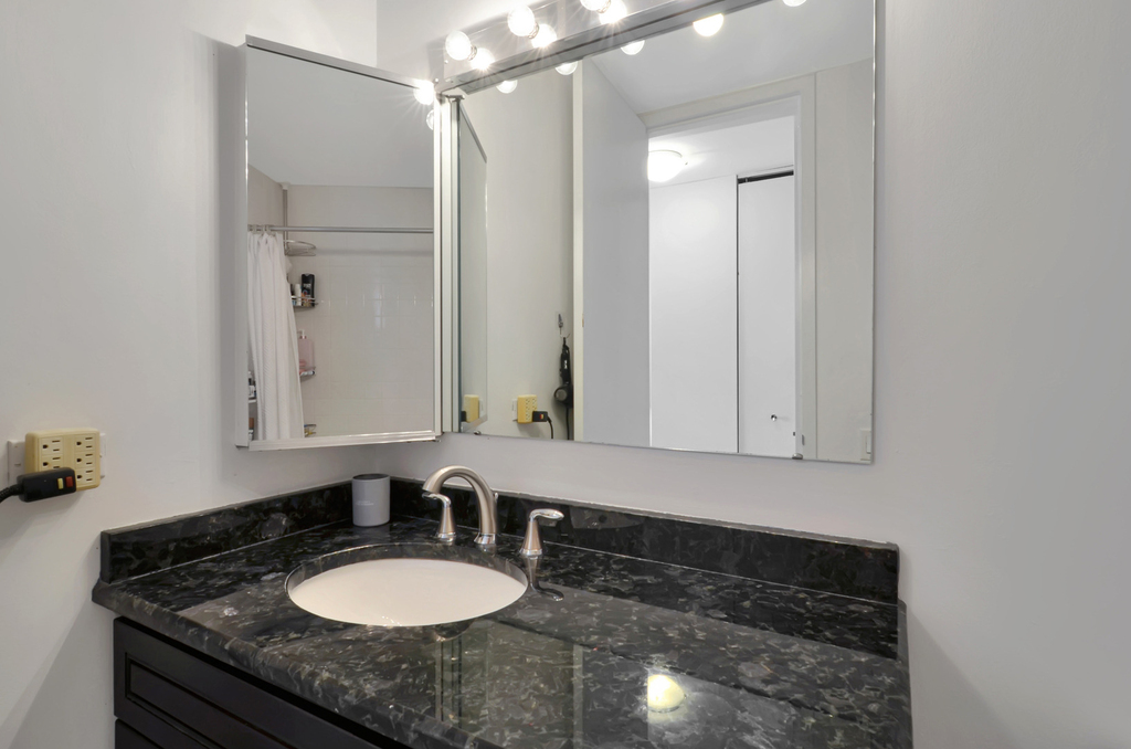 405 N Wabash Avenue - Photo 13