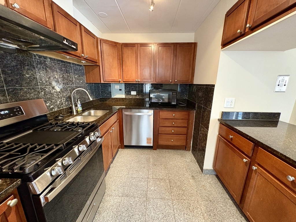 2115 W Farwell Avenue - Photo 3