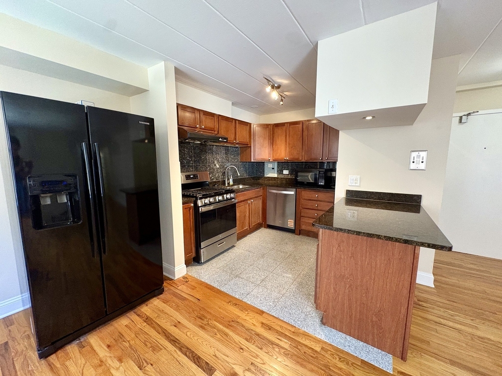2115 W Farwell Avenue - Photo 4