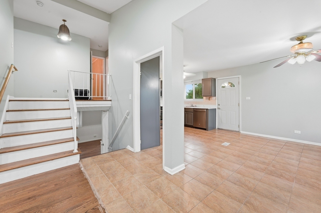 7030 W Carol Avenue - Photo 15