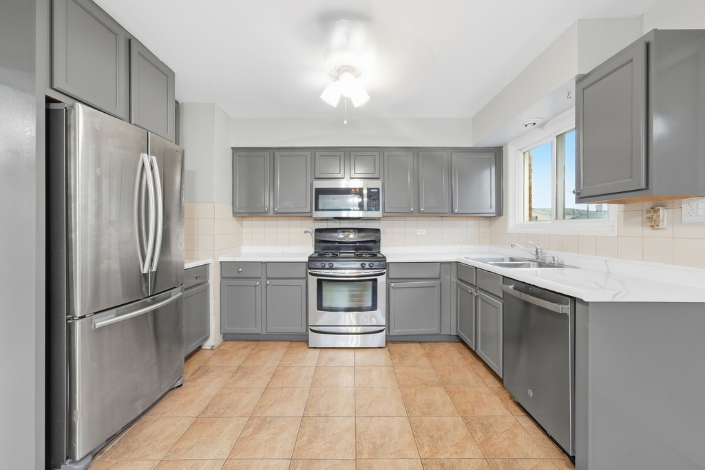 7030 W Carol Avenue - Photo 18