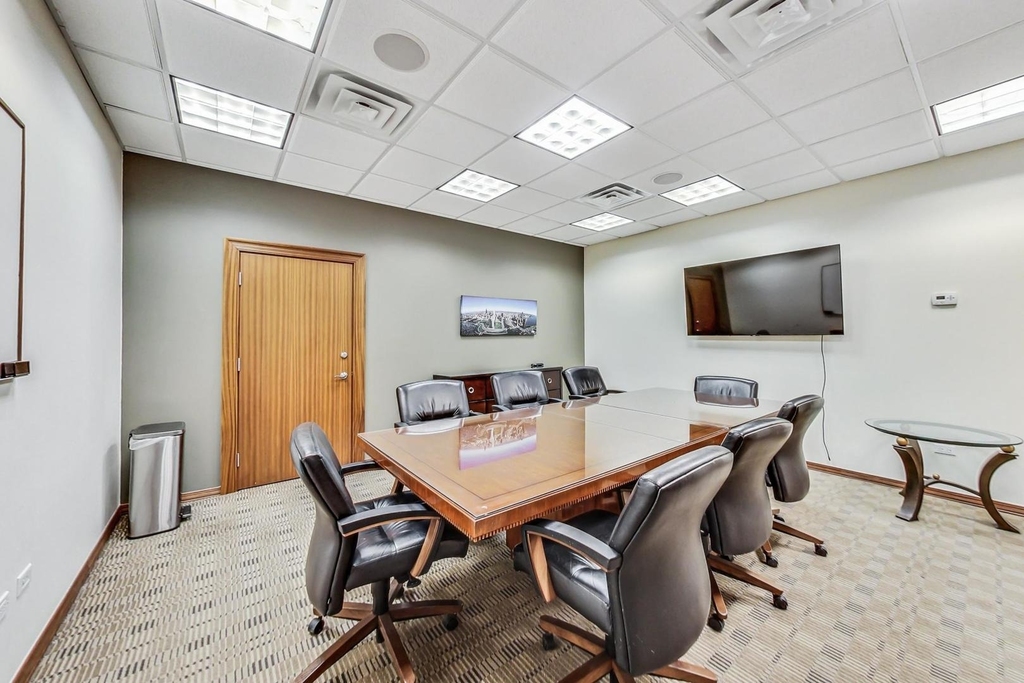 111 E Chestnut Street - Photo 13