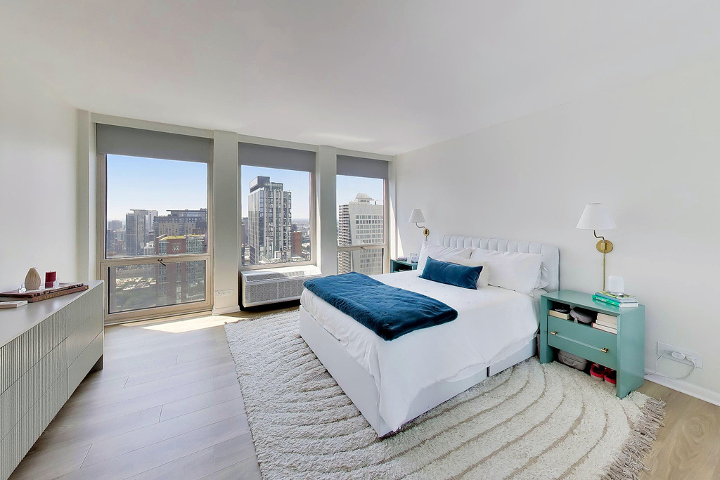 111 E Chestnut Street - Photo 35