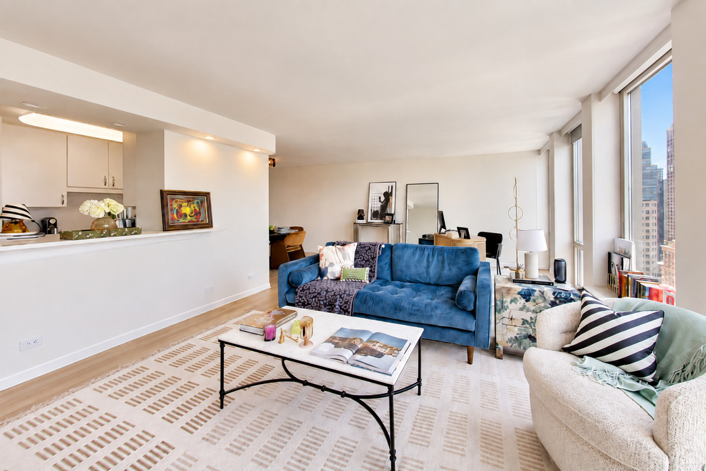 111 E Chestnut Street - Photo 27