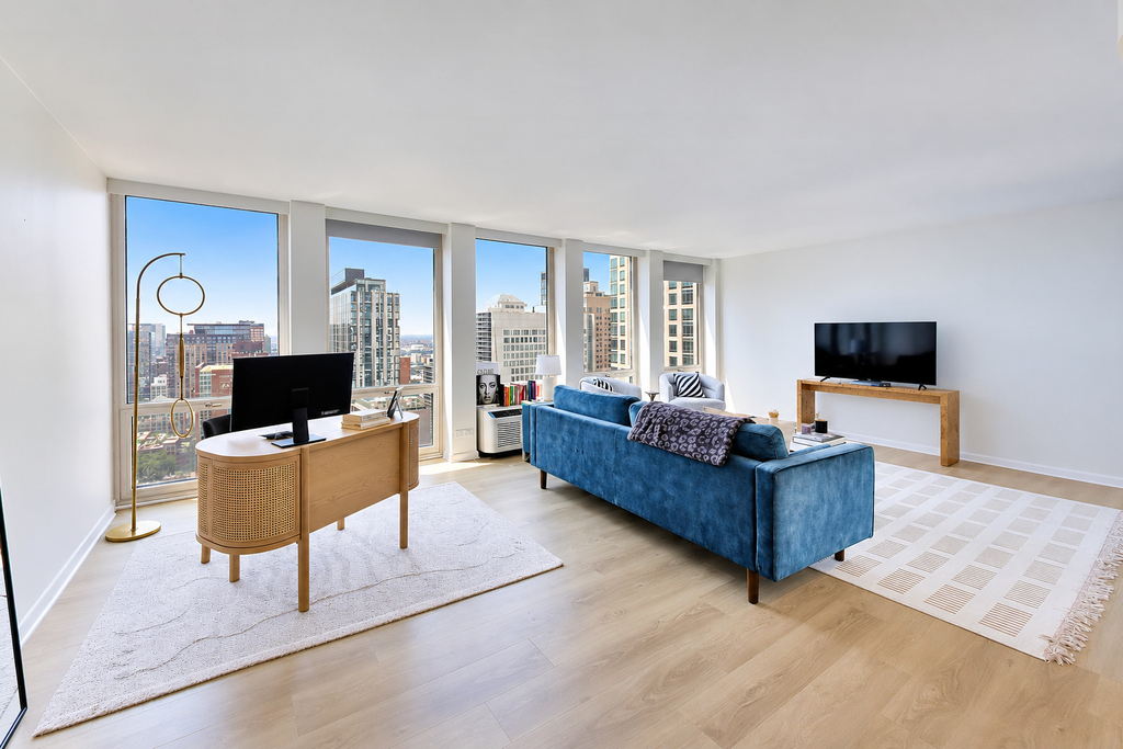 111 E Chestnut Street - Photo 30