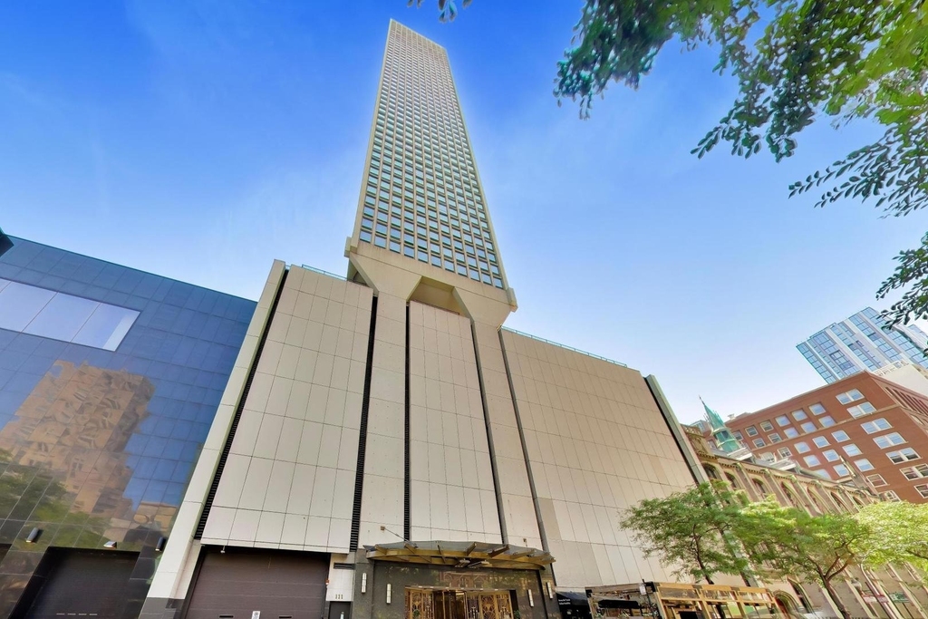 111 E Chestnut Street - Photo 1