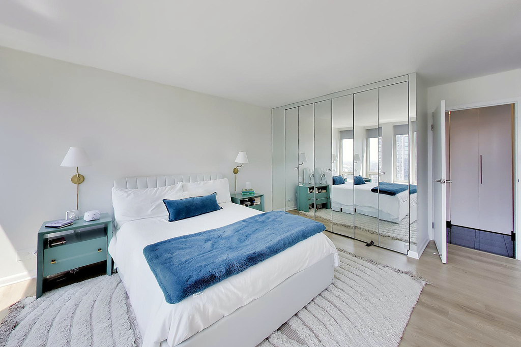 111 E Chestnut Street - Photo 36