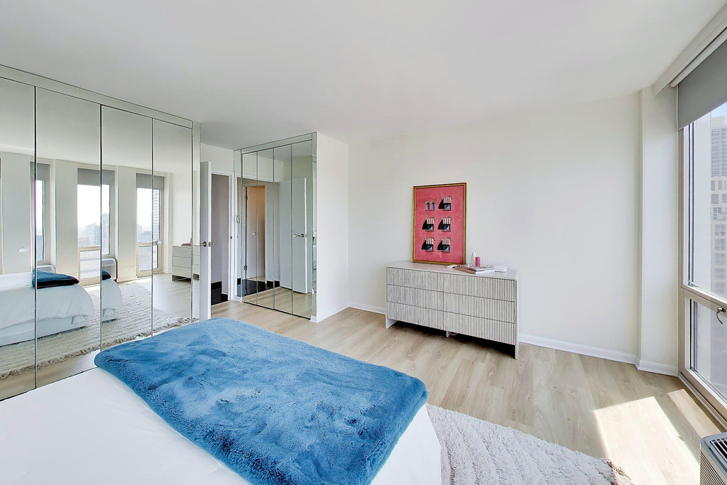 111 E Chestnut Street - Photo 37